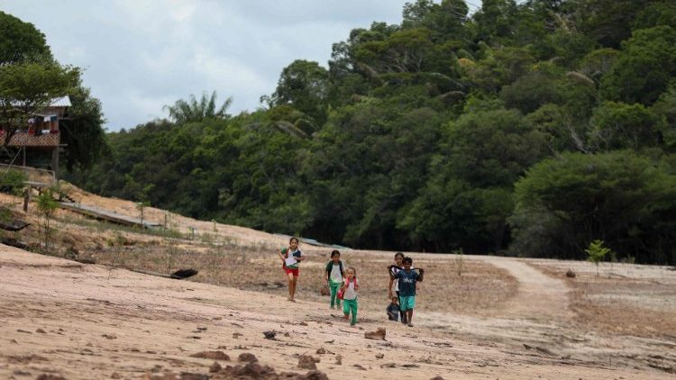 420 mil niños de la Amazonía en riesgo por la sequía