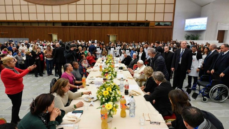 Jornada Mundial de los Pobres, el Papa almorzará con 1.300 personas necesitadas