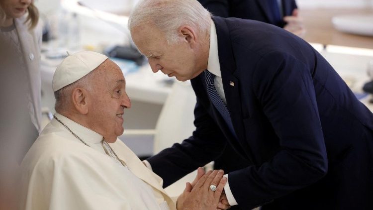 Biden entrega al Papa la Medalla de la Libertad