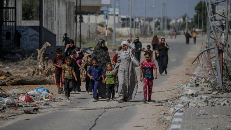 El Papa invita a rezar por los países en guerra y por los desplazados de Palestina