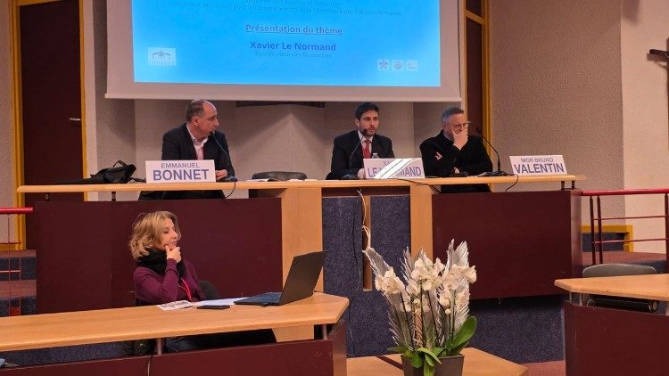 El Papa: En busca de la verdad para ofrecerla incluso a los no creyentes